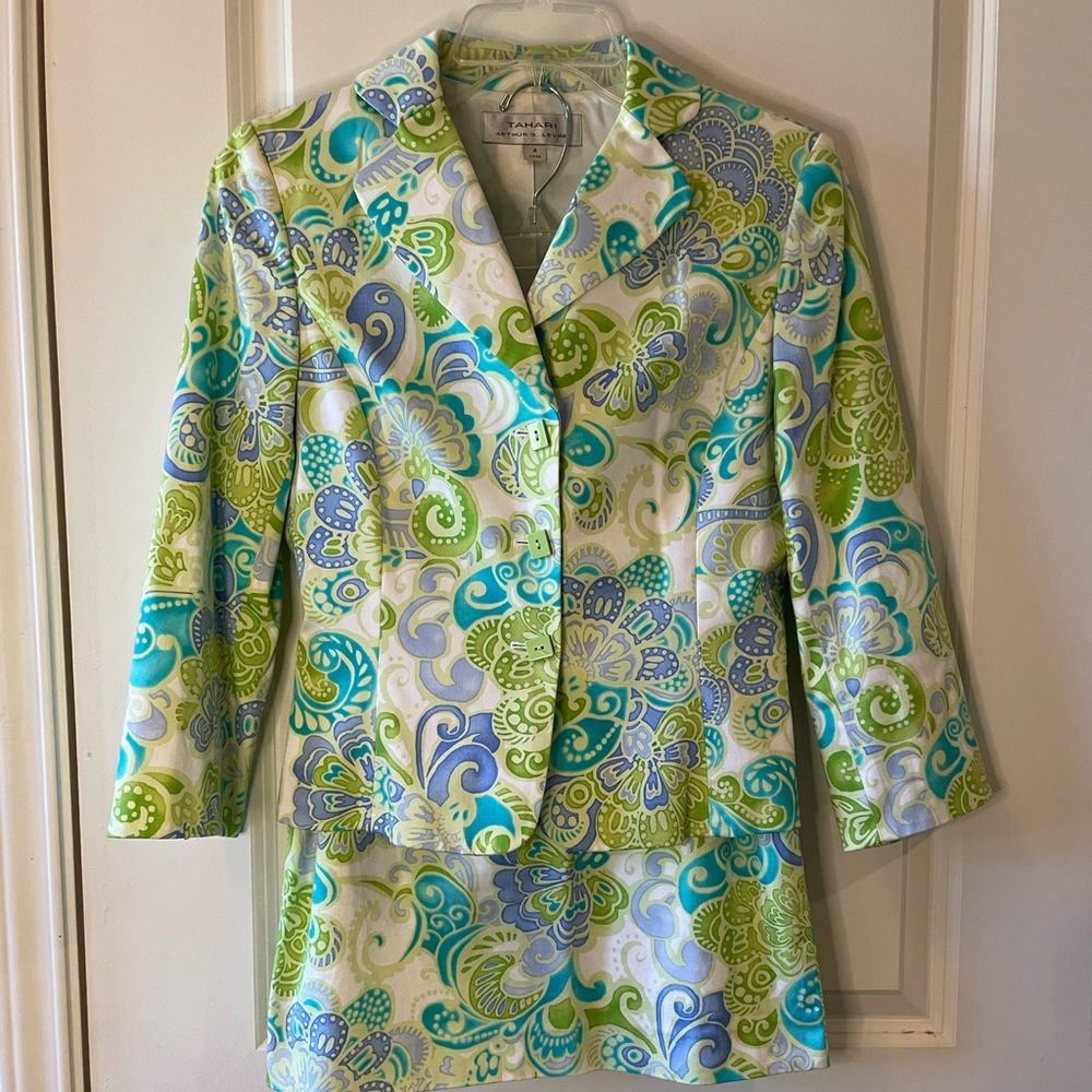 Tahari suit